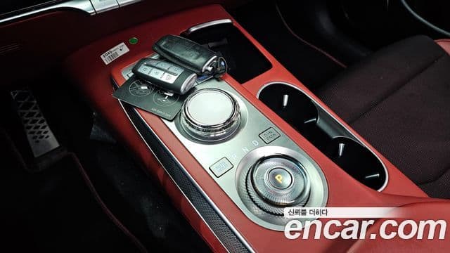 Genesis GV70, 2022 9