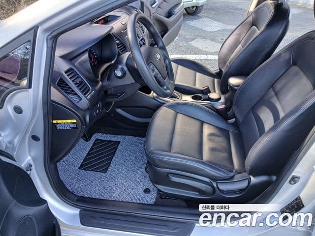 Kia K3 Deluxe, 2015 10