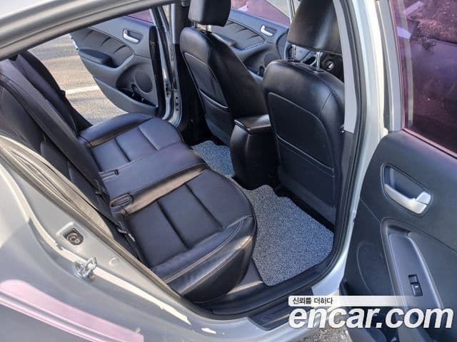 Kia K3 Deluxe, 2015 12