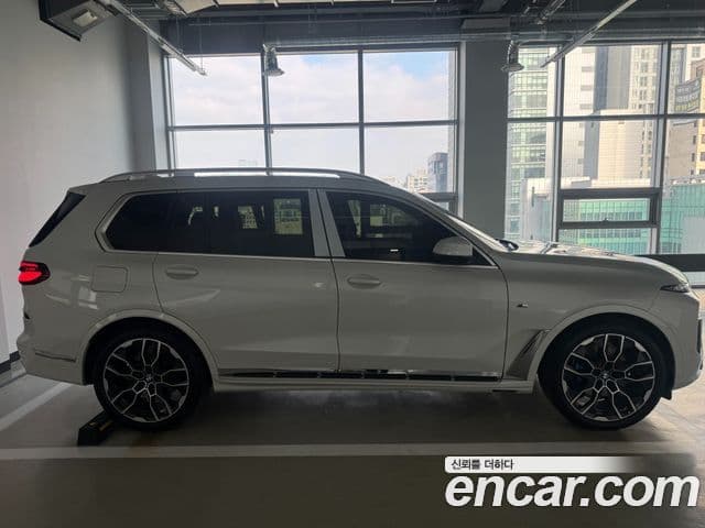 BMW X7 (G07) xDrive 40i M Sport 6인승, 2026 все фото