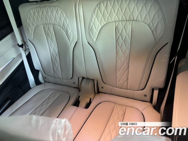 BMW X7 (G07) xDrive 40i M Sport 6인승, 2026 9