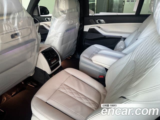 BMW X7 (G07) xDrive 40i M Sport 6인승, 2026 10