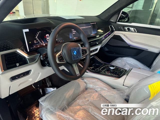 BMW X7 (G07) xDrive 40i M Sport 6인승, 2026 11