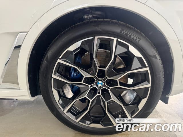 BMW X7 (G07) xDrive 40i M Sport 6인승, 2026 14