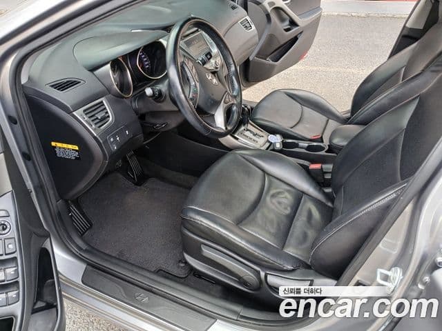 Hyundai Avante MD Modern, 2013 10