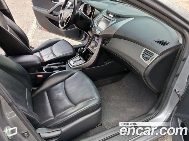 Hyundai Avante MD Modern, 2013 11