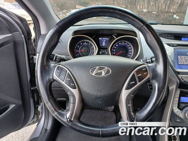 Hyundai Avante MD Modern, 2013 16
