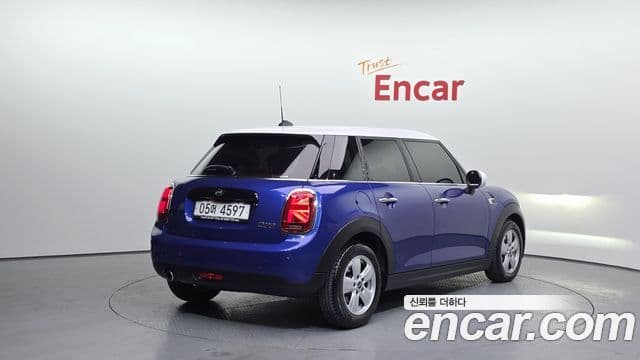 Mini Cooper 3세대, 2019 2