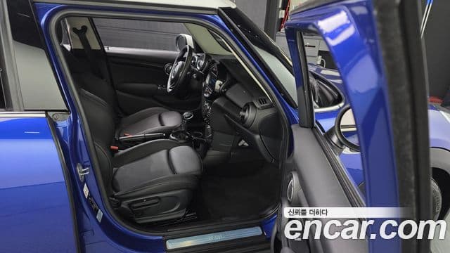 Mini Cooper 3세대, 2019 20