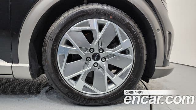 Genesis GV60 Standard, 2023 все фото