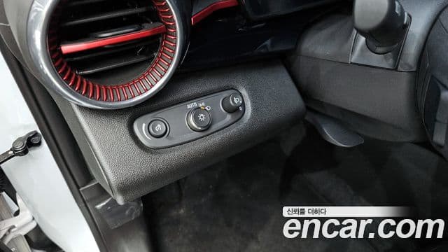 Chevrolet(GM대우) Trax кроссовер 1.2 RS, 2024 16