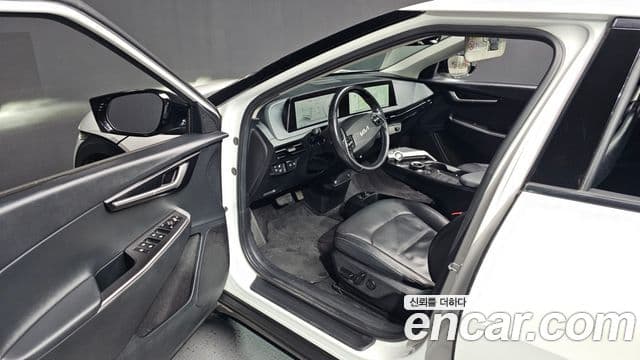 Kia EV6 Air, 2022 10