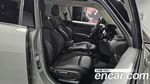 Mini Cooper 3세대, 2022 10