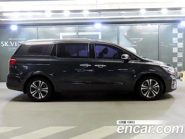 Kia The / новый New Carnival Luxury, 2019 3