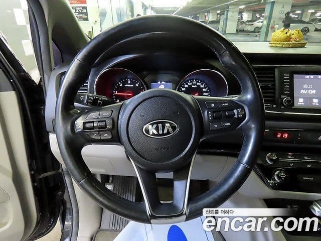 Kia The / новый New Carnival Luxury, 2019 9