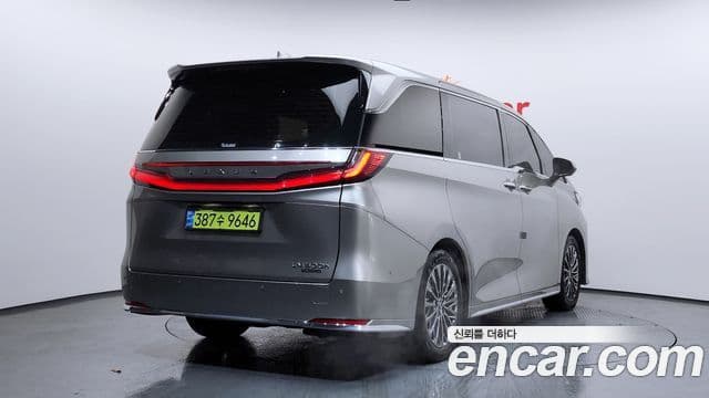 Lexus LM 2세대 500h Royal, 2025 2