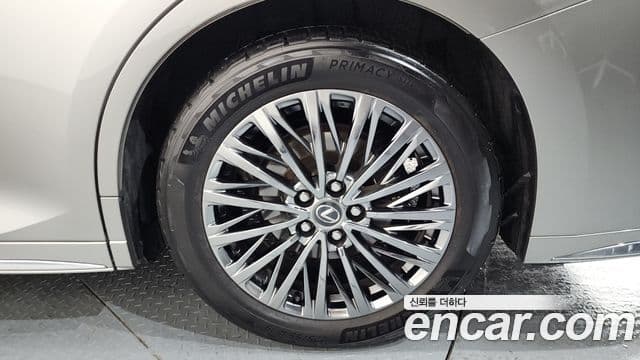 Lexus LM 2세대 500h Royal, 2025 все фото