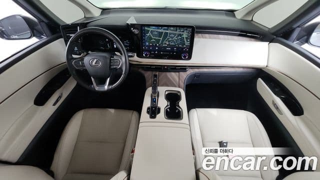 Lexus LM 2세대 500h Royal, 2025 7