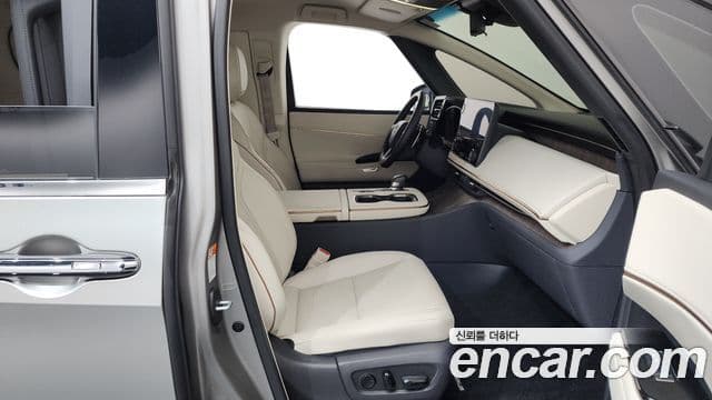 Lexus LM 2세대 500h Royal, 2025 11