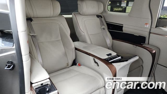 Lexus LM 2세대 500h Royal, 2025 12