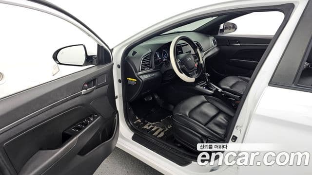 Hyundai Avante AD 1.6 GDI Value Plus, 2018 10
