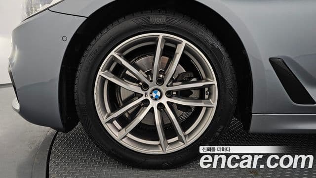 BMW 5시리즈 (G30) 520d M Sport, 2017 все фото