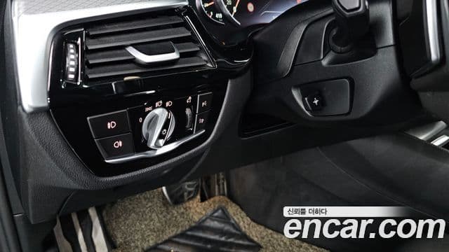 BMW 5시리즈 (G30) 520d M Sport, 2017 19