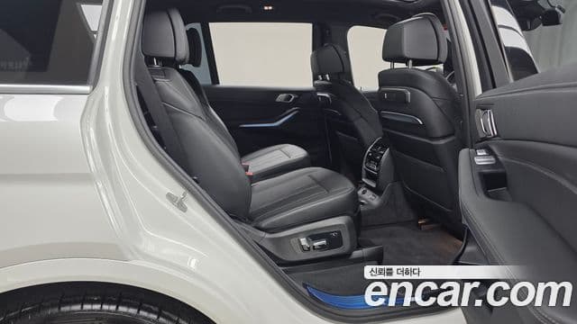 BMW X7 (G07) xDrive 40i M Sport 6인승, 2025 12