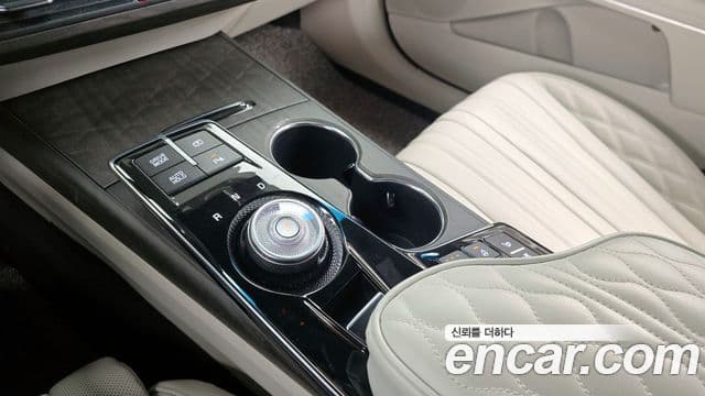 Kia K8 гибрид Signature, 2023 9