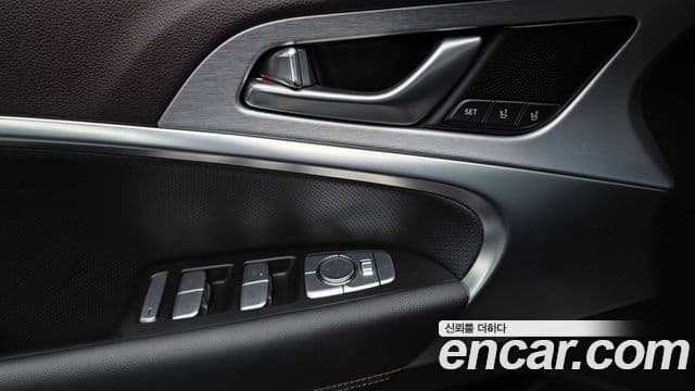 Genesis G70 Elite, 2019 18