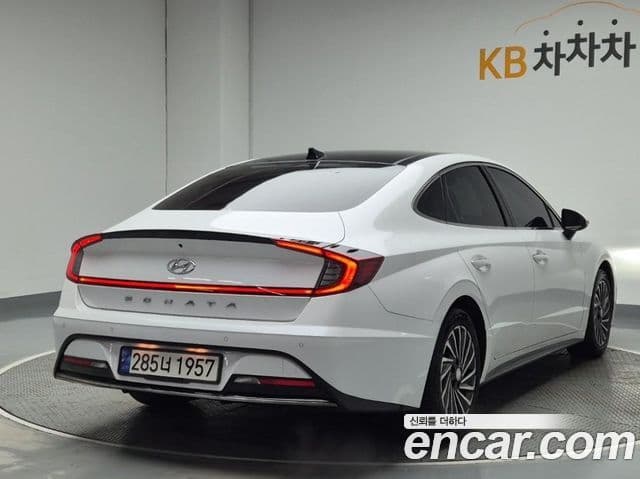 Hyundai Sonata гибрид (DN8) Family, 2021 3