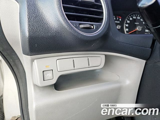 Kia 뉴카렌스 топовая версия, 2008 16