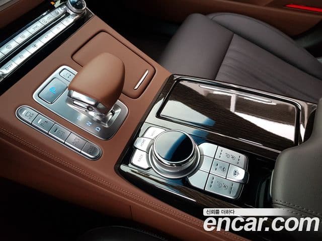 Genesis G90 Premium Luxury, 2019 14