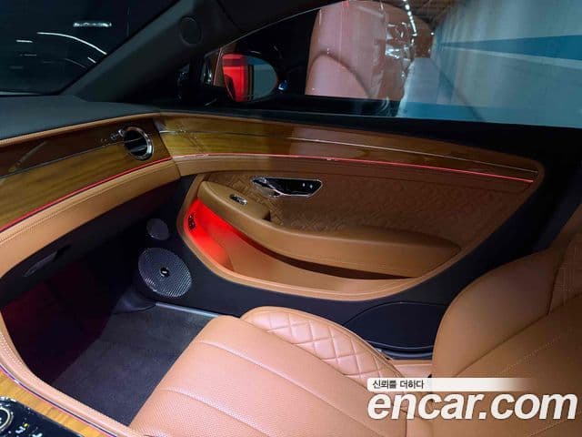 Bentley Continental GT 3세대 4.0 GT, 2020 10