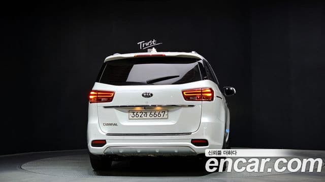 Kia The / новый New Carnival Luxury, 2019 4