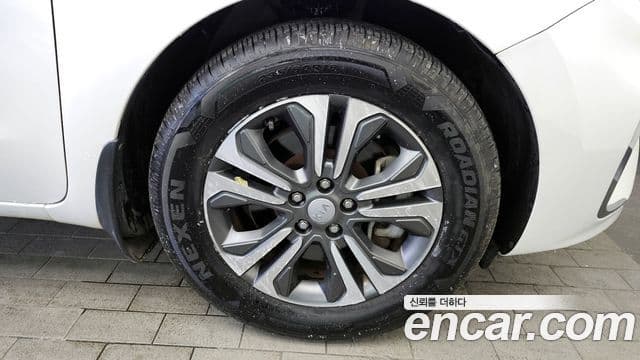 Kia The / новый New Carnival Luxury, 2019 все фото