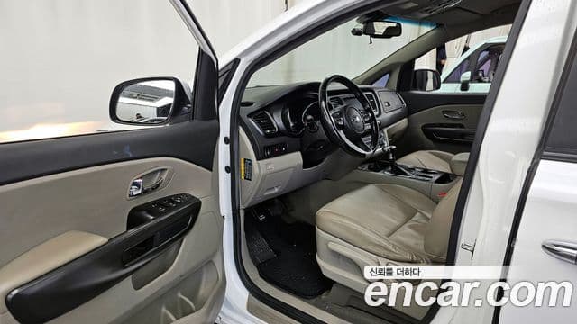 Kia The / новый New Carnival Luxury, 2019 10