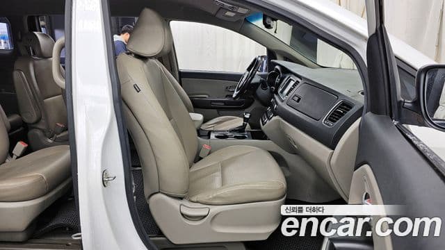 Kia The / новый New Carnival Luxury, 2019 11