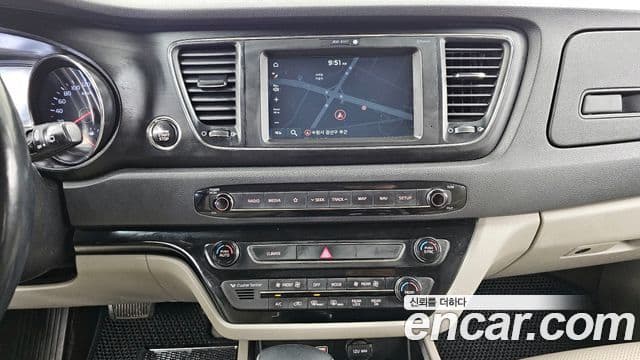 Kia The / новый New Carnival Luxury, 2019 16