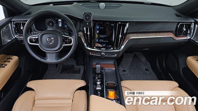 Volvo V60 Cross Country 2세대 B5 Pro AWD, 2021 7