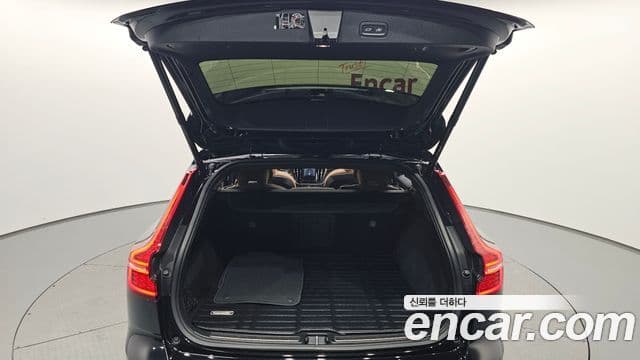 Volvo V60 Cross Country 2세대 B5 Pro AWD, 2021 20