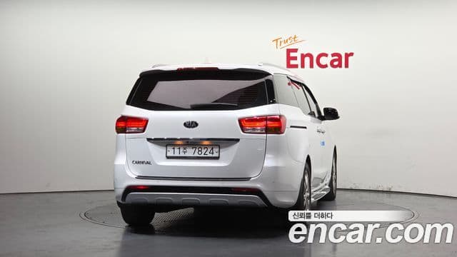 Kia All New Carnival Noblesse, 2016 4