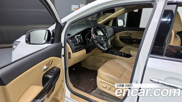 Kia All New Carnival Noblesse, 2016 10