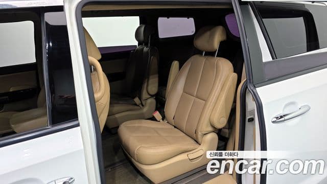Kia All New Carnival Noblesse, 2016 11