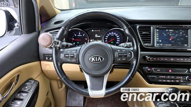 Kia All New Carnival Noblesse, 2016 13