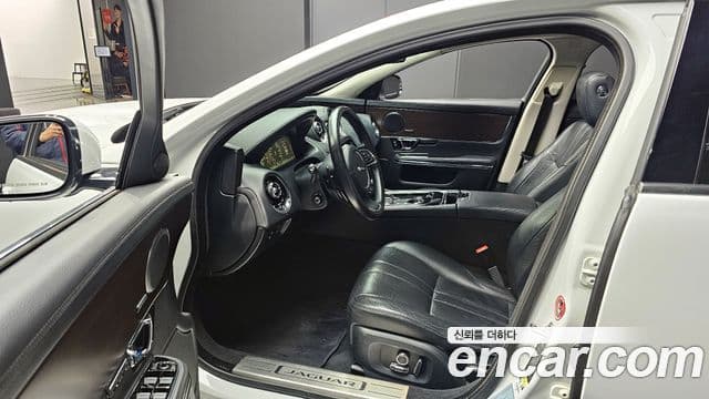 Jaguar All New XJ X351, 2016 10