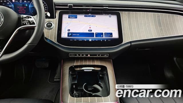 Mercedes-Benz E-класс W214, 2025 14