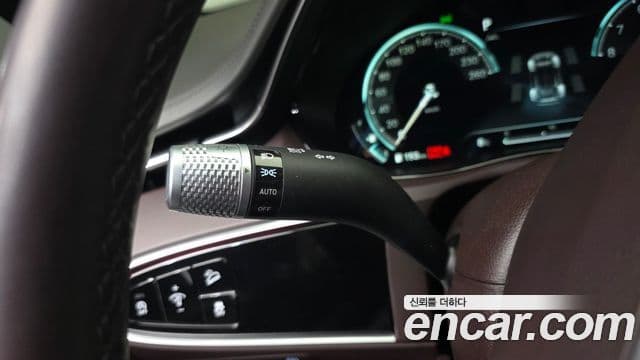 Genesis GV70, 2024 9