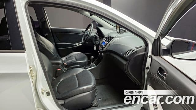 Hyundai Accent(новый кузов / новое поколение) Premier, 2012 11