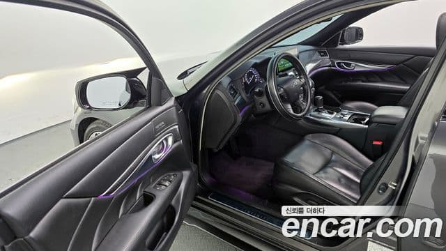 Infiniti Q70, 2015 10